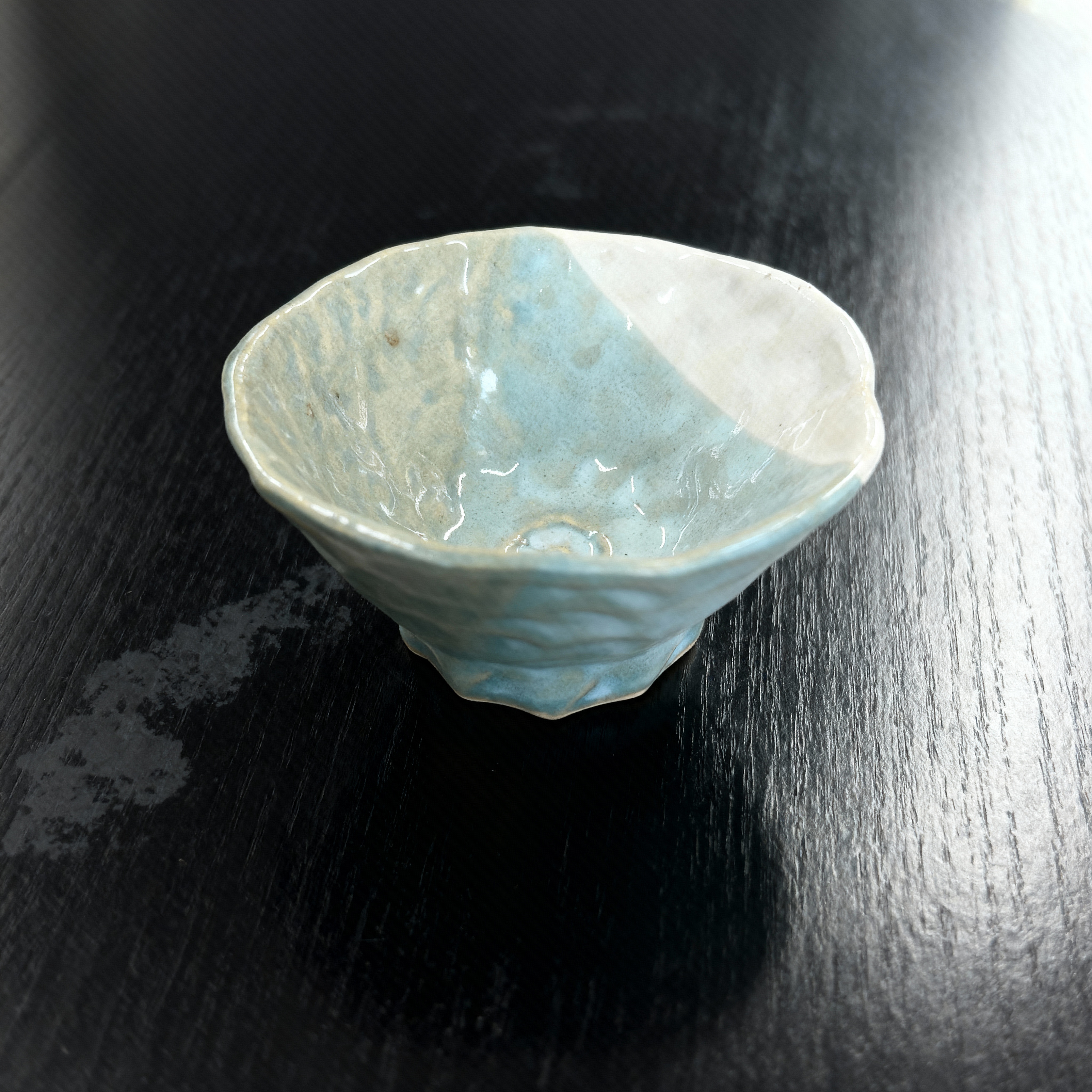 ぐい呑み 青磁かき分け