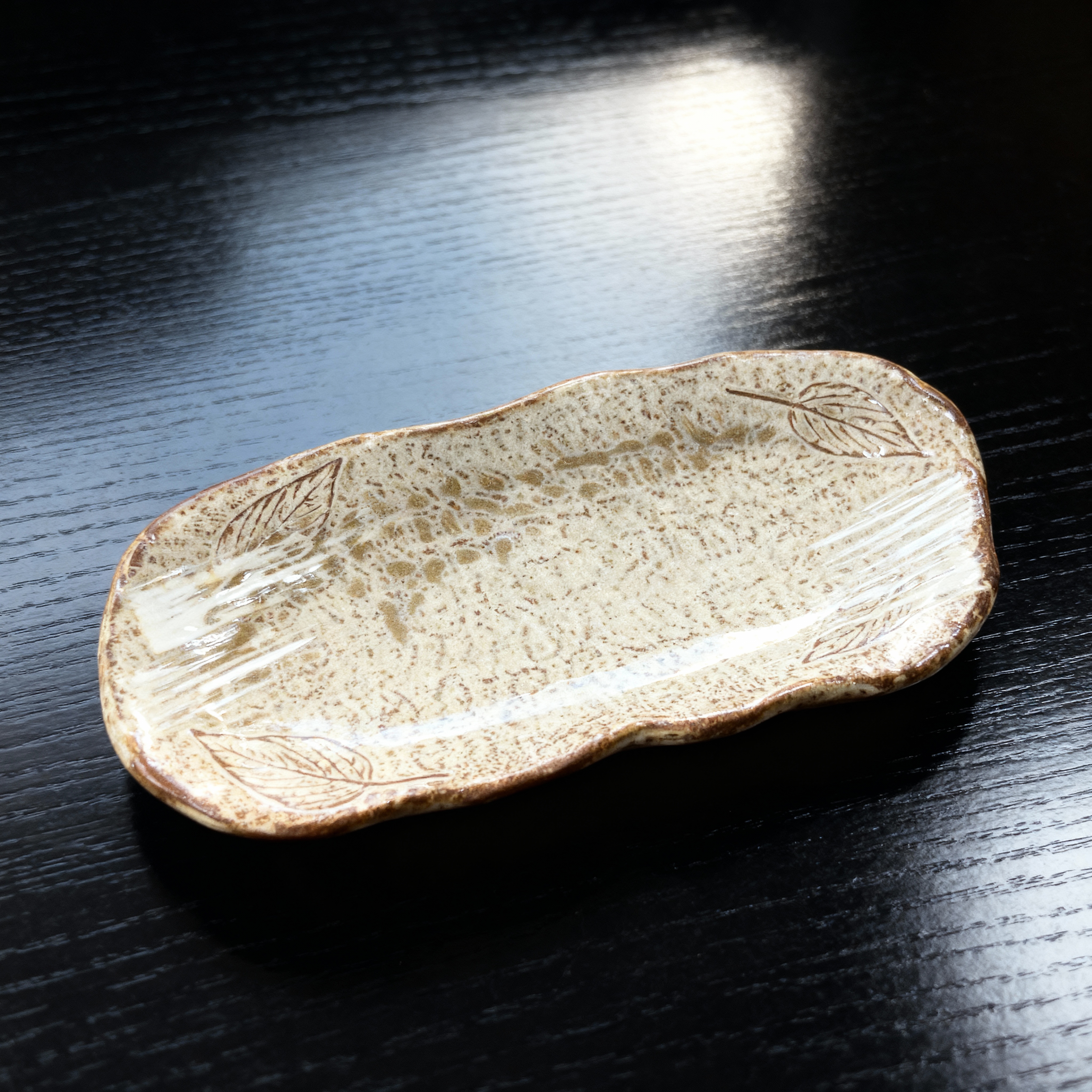 すし皿　白窯変