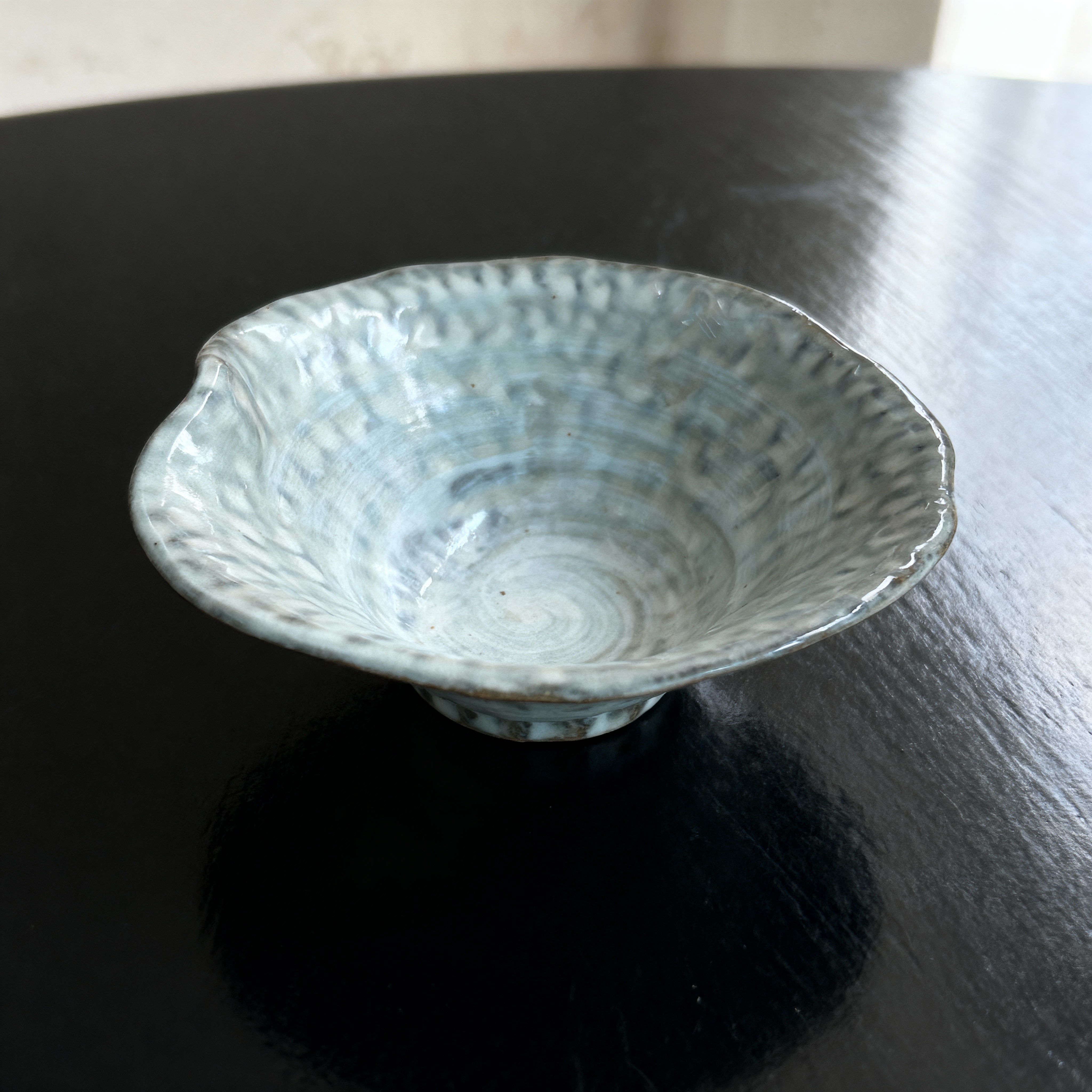 小鉢抹茶　一方ひねり白粉引き