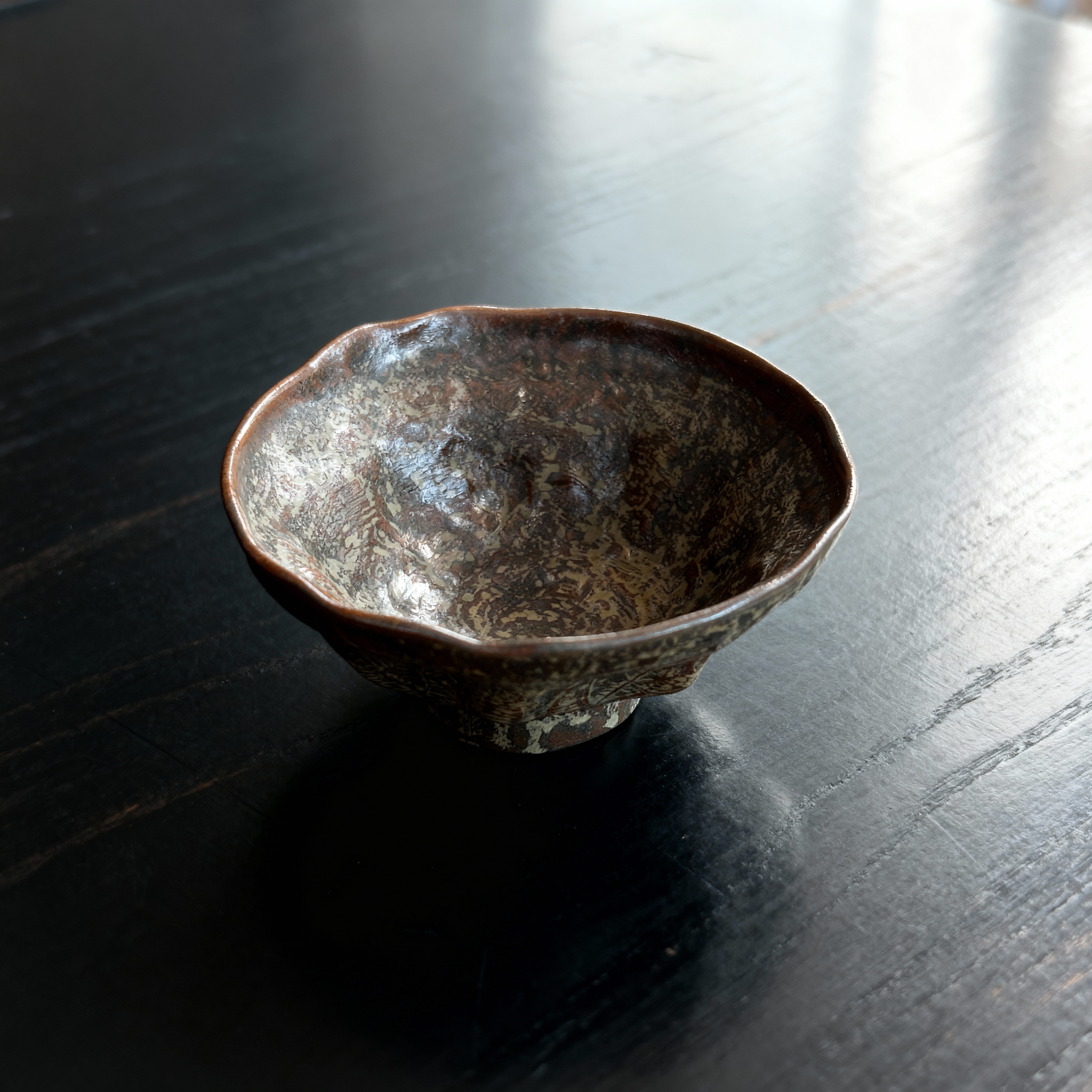 鉢　波形木の葉伊羅保還元